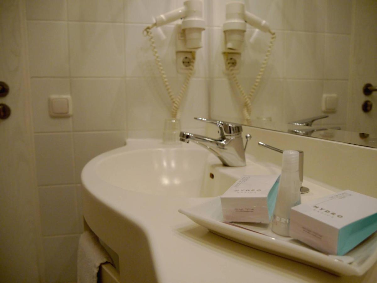 Business-Hotel Artes Chemnitz Buitenkant foto