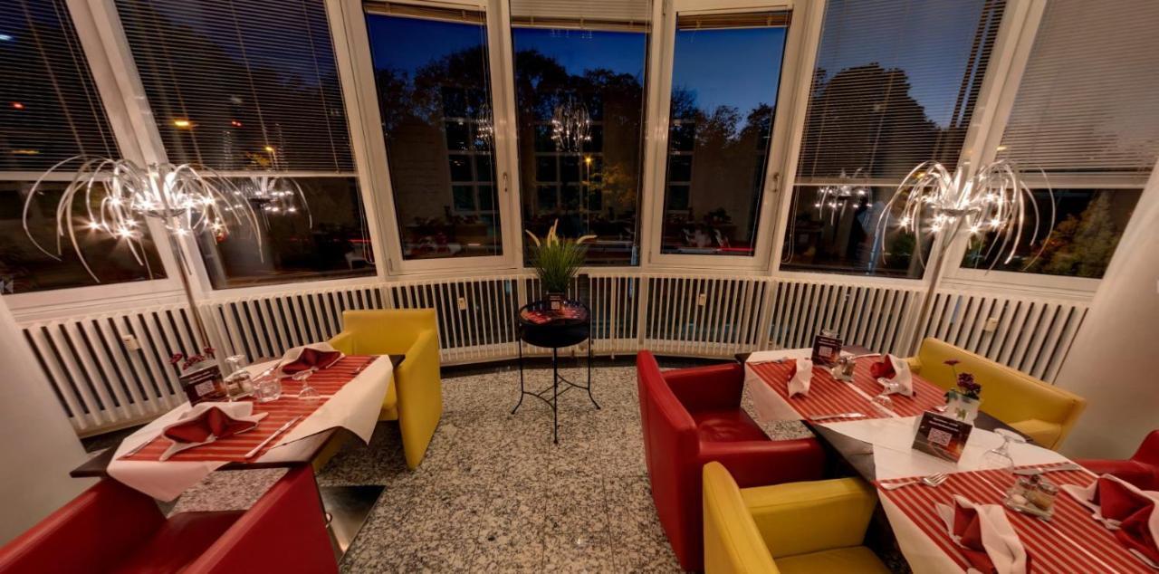 Business-Hotel Artes Chemnitz Buitenkant foto