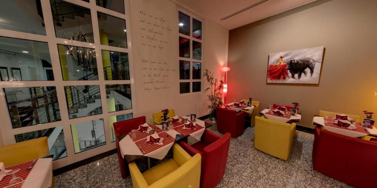 Business-Hotel Artes Chemnitz Buitenkant foto