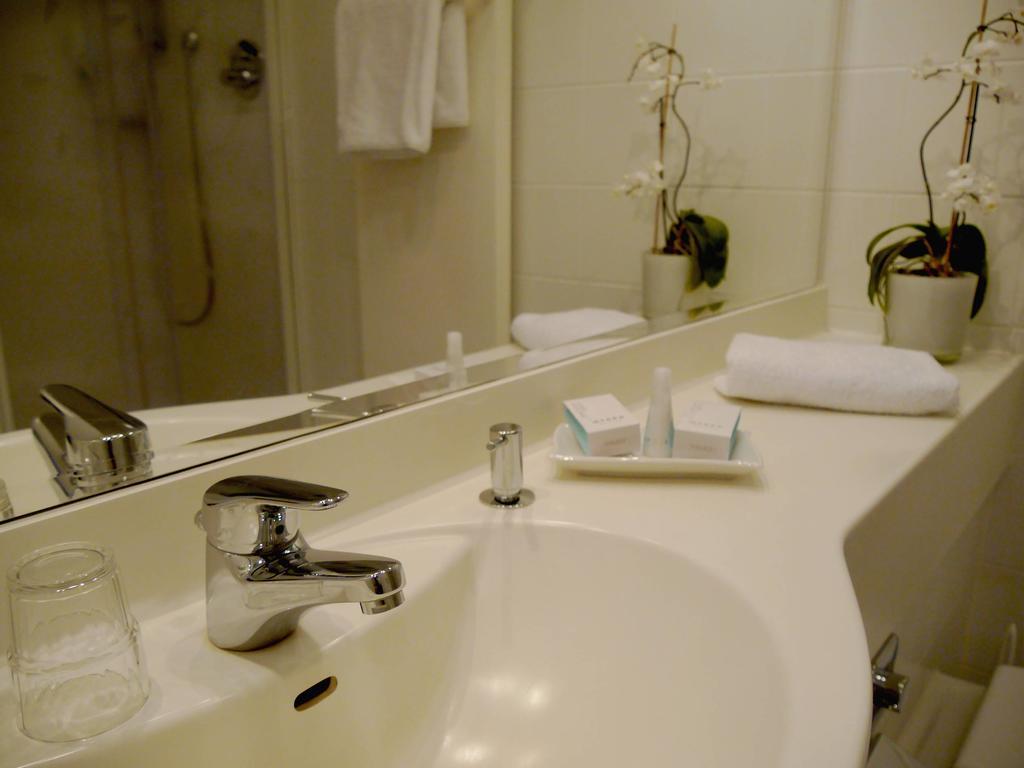 Business-Hotel Artes Chemnitz Kamer foto