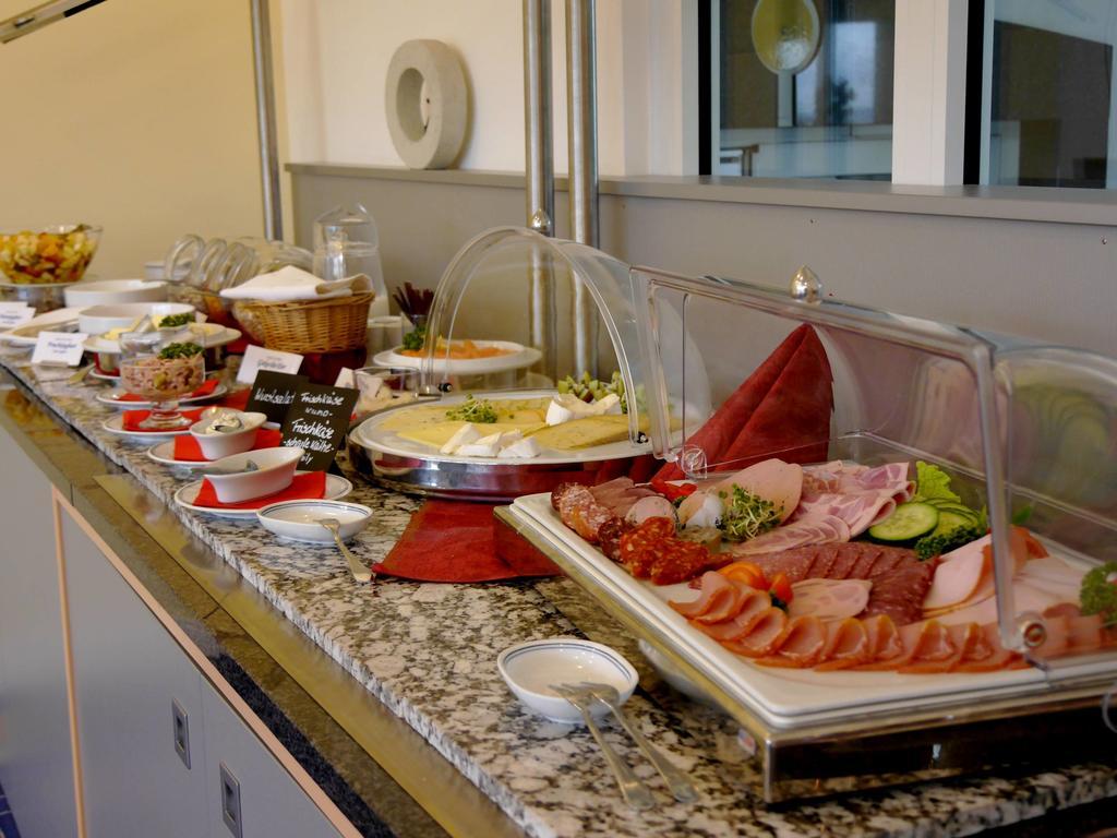 Business-Hotel Artes Chemnitz Buitenkant foto