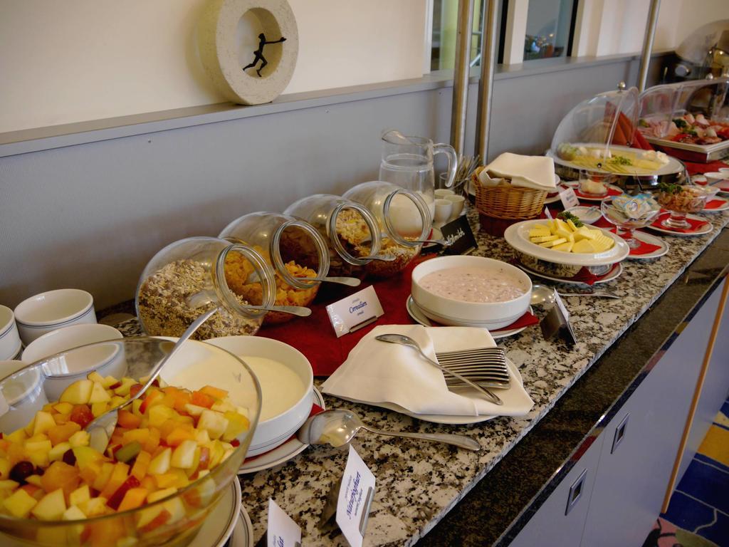 Business-Hotel Artes Chemnitz Buitenkant foto