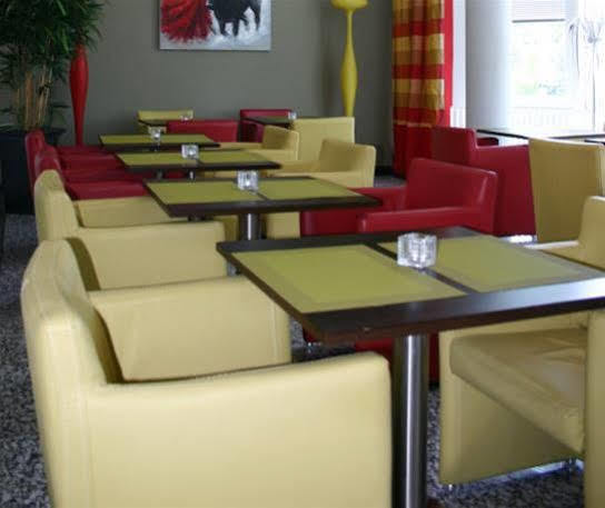 Business-Hotel Artes Chemnitz Buitenkant foto