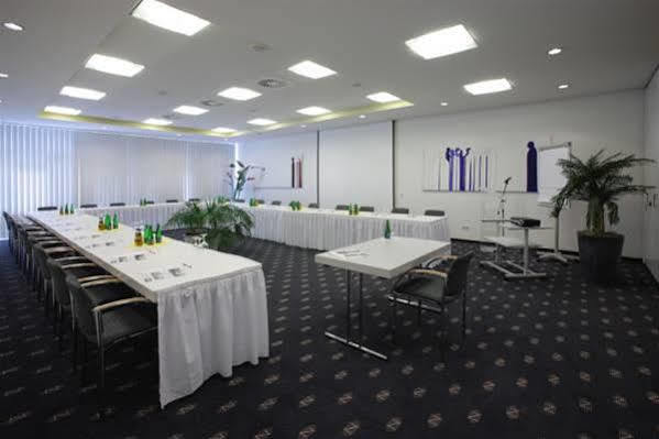 Business-Hotel Artes Chemnitz Buitenkant foto