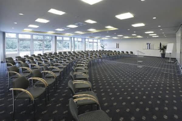 Business-Hotel Artes Chemnitz Buitenkant foto